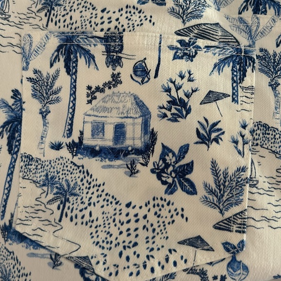 Tommy Bahama cropped white & blue print jeans. NWT - Picture 4 of 5